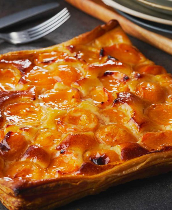  Tart with puff pastry dough